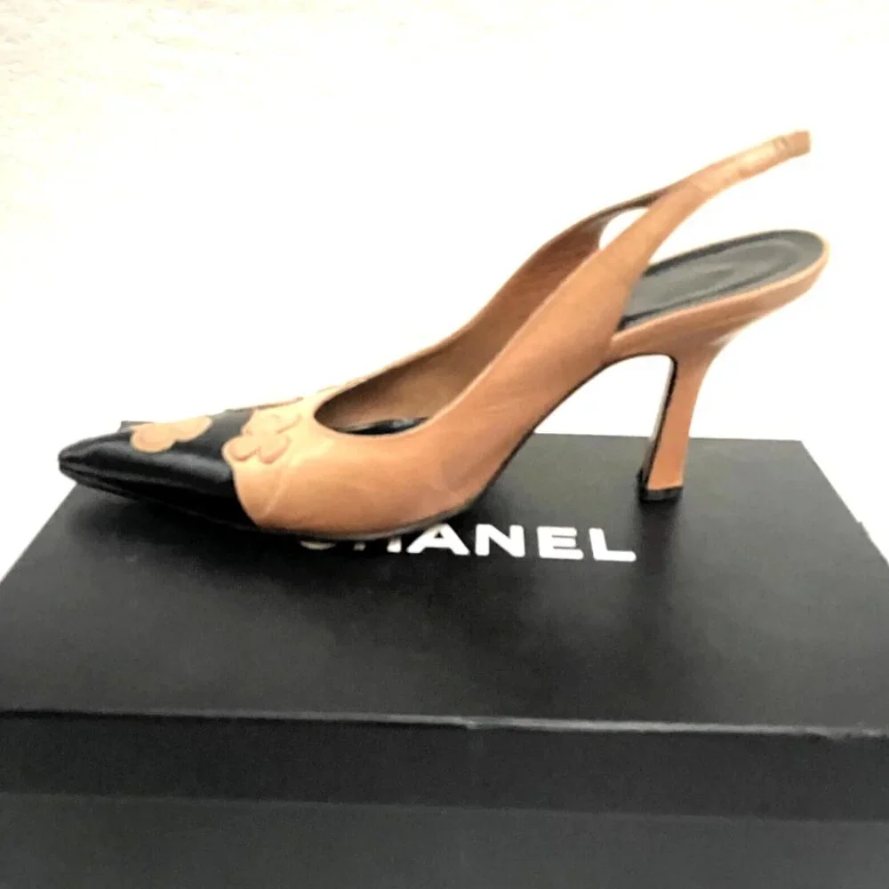Rare! Auc CHANEL Two tone Flowers Slingback Heels IT 7,5 US 7,5